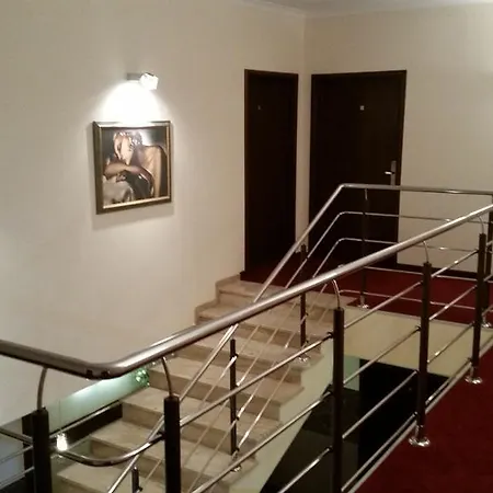 Intryga Отель типа 