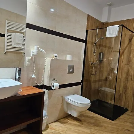 Intryga Отель типа 